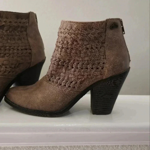 Fergalicious Women’s 8M Willow Fergie Brown High Heel Zip Boot Booties - Picture 3 of 4